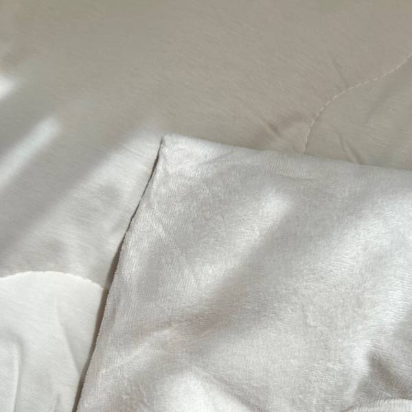 インスタグラマーさん人気上昇中！ふんわり？それとも、ひんやり？「bon moment（ボンモマン）リバーシブル肌掛けケット」[PR]