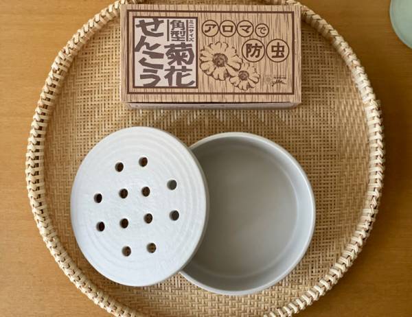 夏の暮らしをおしゃれにする蚊取り線香入れ「bon moment瀬戸焼の蚊やり」。[PR]