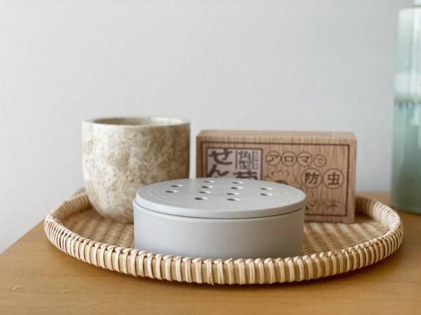 夏の暮らしをおしゃれにする蚊取り線香入れ「bon moment瀬戸焼の蚊やり」。[PR]