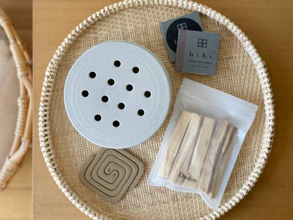 夏の暮らしをおしゃれにする蚊取り線香入れ「bon moment瀬戸焼の蚊やり」。[PR]