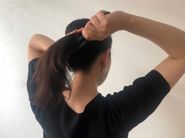 毎日続けられる頭皮環境ケア「スカルプブラシ」でニオイ、かゆみ、パサつきにさよなら[PR]