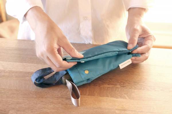 雨が待ち遠しくなる。アトリエ作品みたいな「はしもとなおこさんの折り畳み傘」[PR]