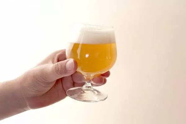 高級ビール「イネディット」は、こう愉しむ!バーテンダーに聞いたおいしい飲み方