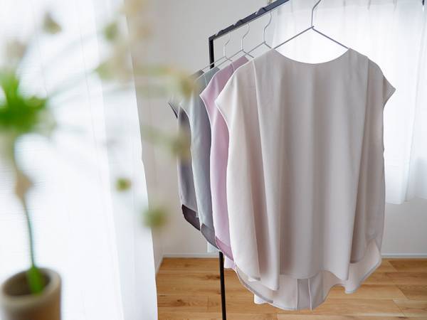 きれいめなのに洗濯機OK！夏のヘビロテ確実「洗えるTシャツブラウス」[PR]