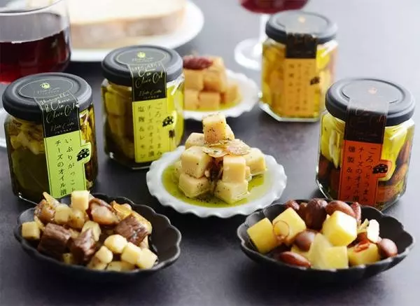 「ごろっとうまみ チーズのオイル漬」で作る、絶品サーモンタルタル