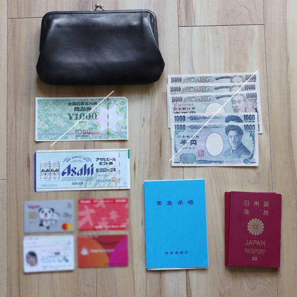 大事な貴重品をひとまとめに。“ライフスタイル”愛用スタッフの使用シーンをご紹介[PR]