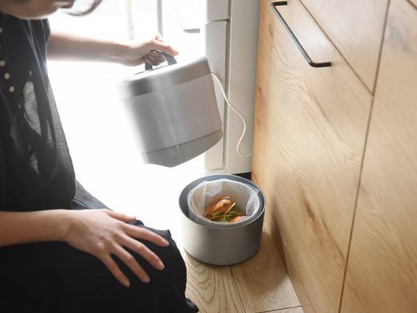 生ごみのニオイ＆コバエからの解放!? 「生ごみ乾燥機 パリパリキューブ」が大活躍