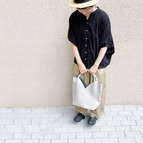突然増えたキチンとシーンに。 kauliina（カウリーナ）の軽量Vカットトートバッグ[PR]