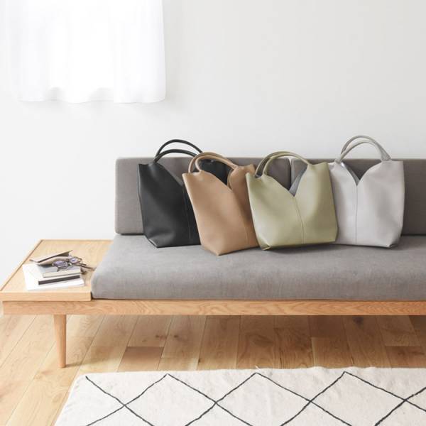 突然増えたキチンとシーンに。 kauliina（カウリーナ）の軽量Vカットトートバッグ[PR]