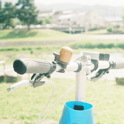 突然増えたキチンとシーンに。 kauliina（カウリーナ）の軽量Vカットトートバッグ[PR]