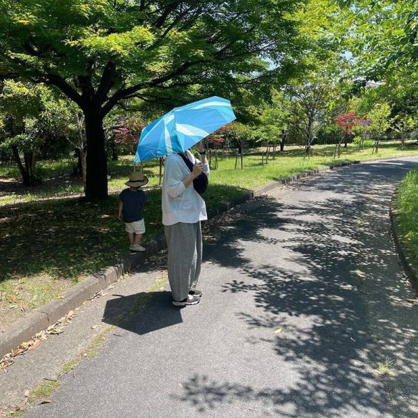 デザインだけじゃない！軽量＆コンパクトだから雨の日はもちろん、日差しの強い日にも持ち歩ける【インスタグラマーさんのものえらび】[PR]