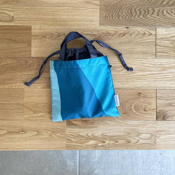 デザインだけじゃない！軽量＆コンパクトだから雨の日はもちろん、日差しの強い日にも持ち歩ける【インスタグラマーさんのものえらび】[PR]