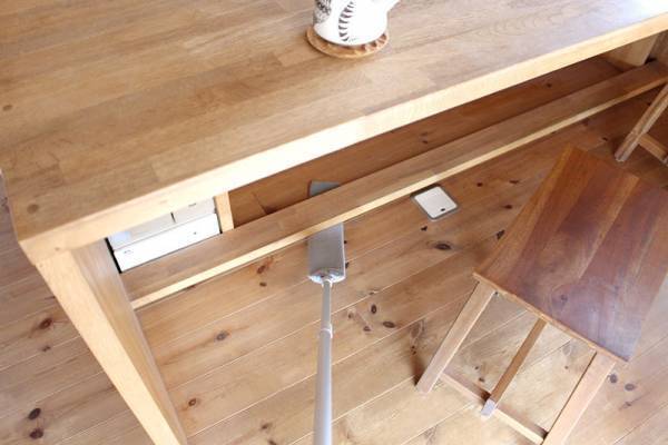 掃除機が入らないあの隙間に。「ブレイドモップ」で家中ごっそりホコリ掃除！[PR]