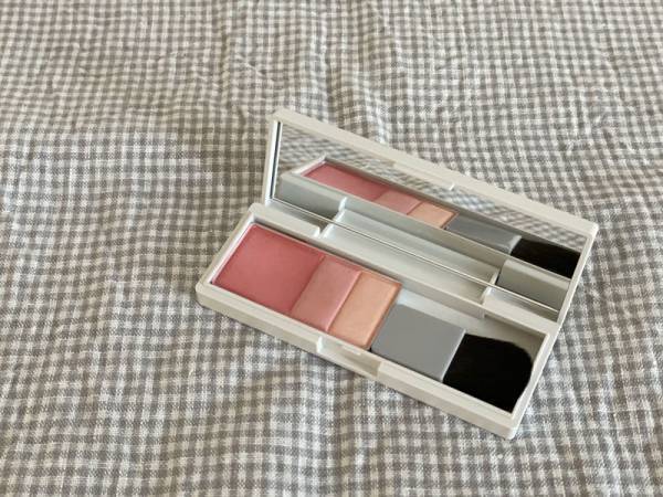 bon moment 「整理ができる化粧ポーチ」縦型デザインがもっと使いやすくリニューアル！[PR]