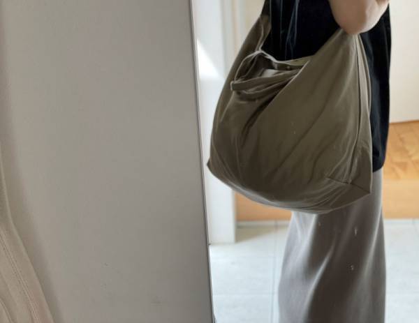 bon moment の「2way ビッグトートバッグ」×「大きめバッグインバッグ」で、旅支度を整えよう。[PR]