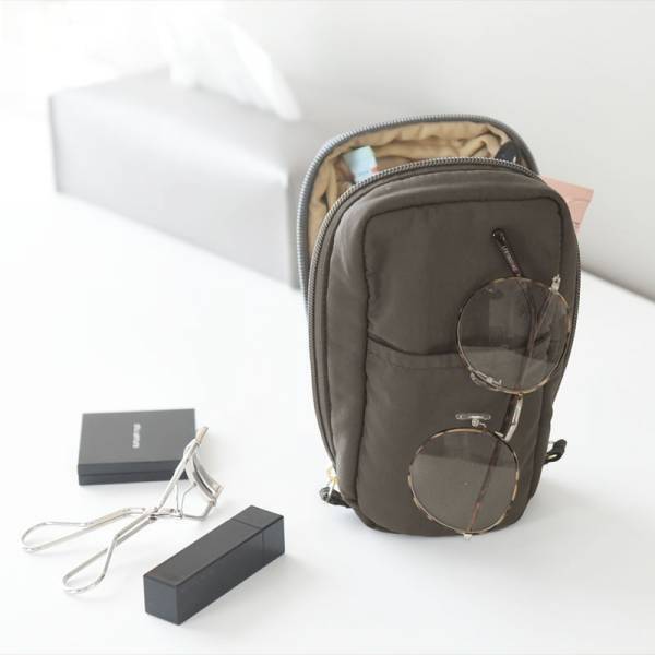 どれを選ぶ？高評価レビュー続出「ガバッと開く化粧ポーチ」全3タイプ使い方ガイド！[PR]