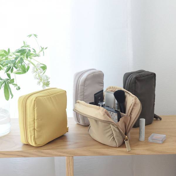 どれを選ぶ？高評価レビュー続出「ガバッと開く化粧ポーチ」全3タイプ使い方ガイド！[PR]