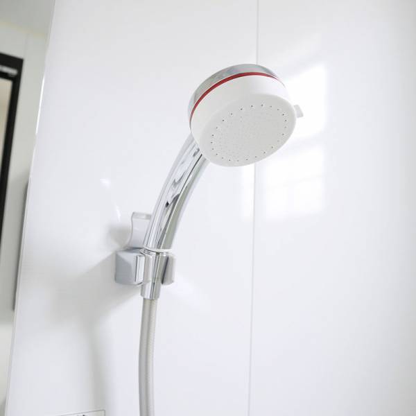 毛穴もメイクもあふれるミストでスッキリ洗浄。話題の美容シャワーヘッド登場！[PR]