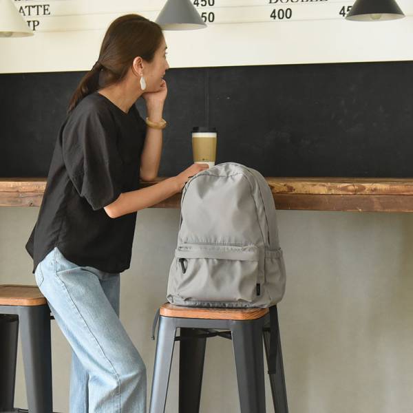 デイリーリュックの新定番！ポケットが11か所もある機能派「ママカルリュック」登場[PR]