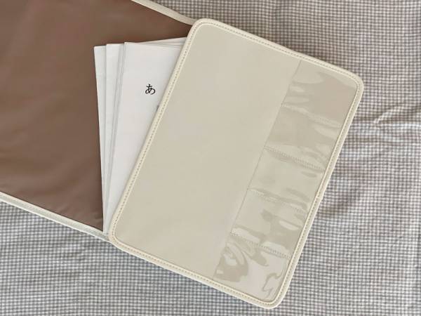 これで解決！暮らし仕事がはかどる「がばっと開いて見やすい 書類収納ケース」活用法。[PR]