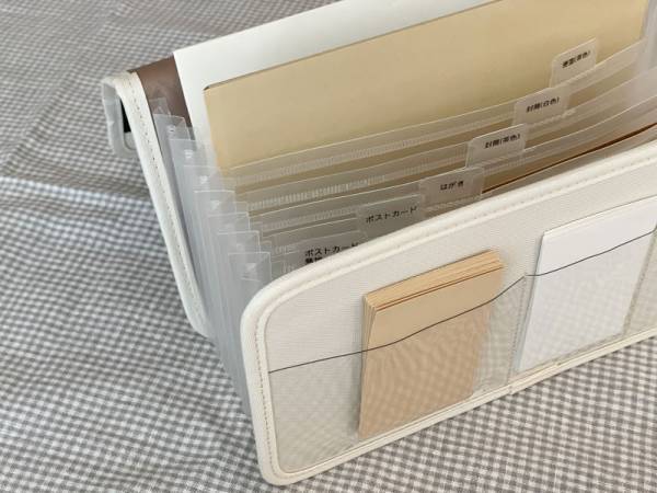 これで解決！暮らし仕事がはかどる「がばっと開いて見やすい 書類収納ケース」活用法。[PR]