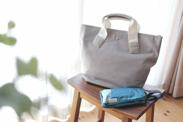 子育てママのよそゆきシーンに。大人の女性が持ちたくなる「舟形ナイロントート」[PR]