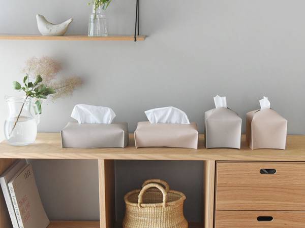 いつものティッシュが上品インテリアに。bon momentからレザー調ケース新登場[PR]