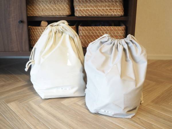 3歳児でも片付けられた！ リビングに散らばったおもちゃがスッキリ片付く「中身が見えるおもちゃ収納袋」