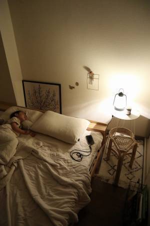 火を使わない「キャンドルウォーマーランプ」で寝かしつけの時間をママのリラックスタイムに。[PR]