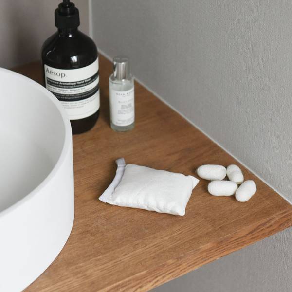 スタッフ間で口コミ人気！「入荷したら絶対買う」お肌つるんつるんシルク洗顔[PR]