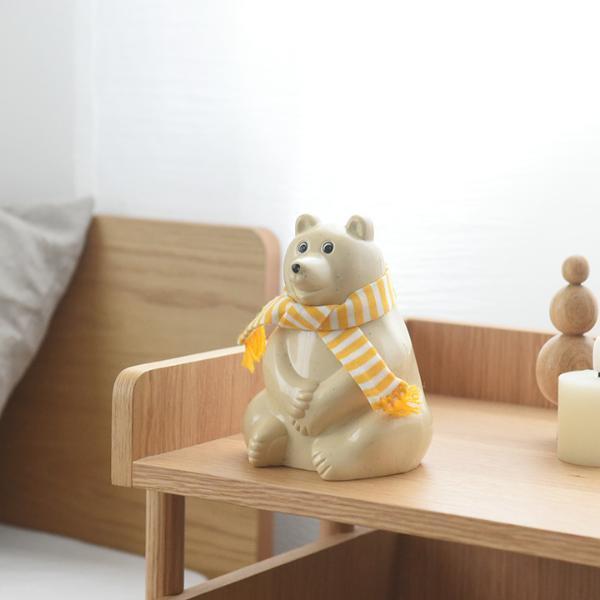 北欧フィンランドの「白くま貯金箱」、2022年マフラー付きが限定入荷！[PR]