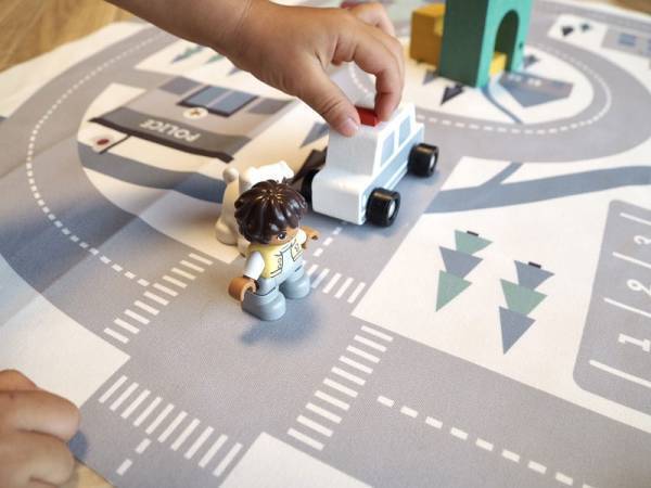 子どもの自由な発想で楽しめる！ 北欧カラーの「ロードマップ」