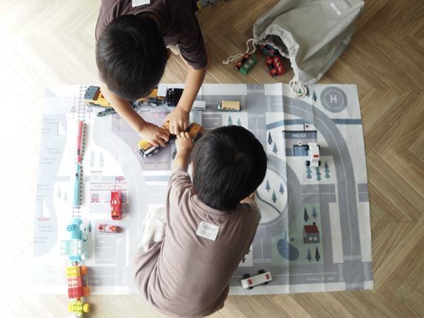 子どもの自由な発想で楽しめる！ 北欧カラーの「ロードマップ」
