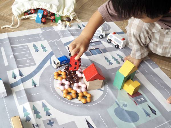 子どもの自由な発想で楽しめる！ 北欧カラーの「ロードマップ」
