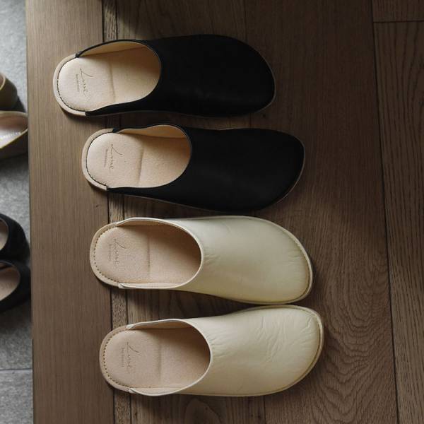 リュクスな新ブランド誕生！吸い付くようなフィット感「本革スムースレザースリッパ」[PR]