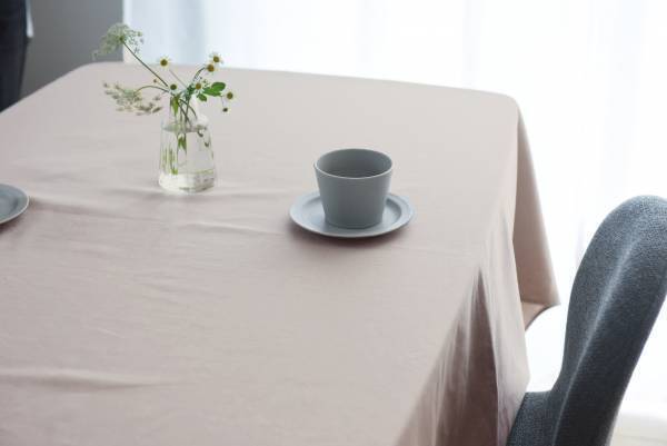 いつもの食卓がガラリとチェンジ！お手入れ簡単シワになりにくいテーブルクロス【インスタグラマーさんのもの選び】[PR]