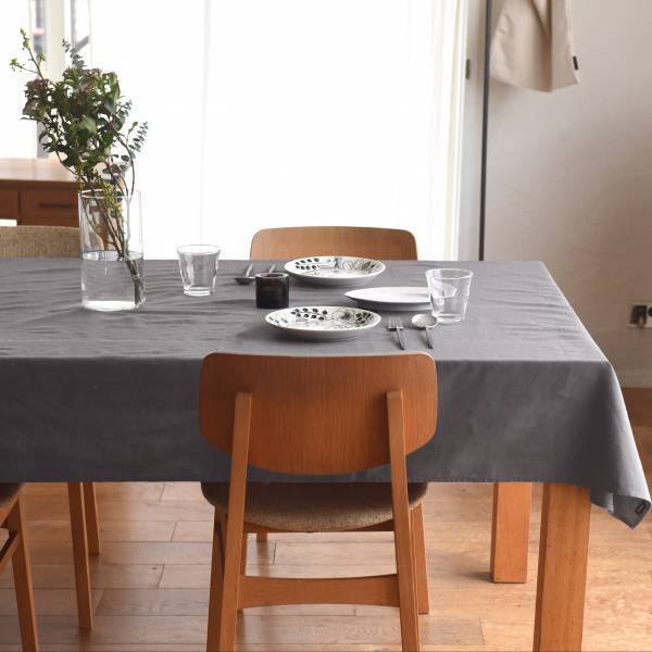 いつもの食卓がガラリとチェンジ！お手入れ簡単シワになりにくいテーブルクロス【インスタグラマーさんのもの選び】[PR]