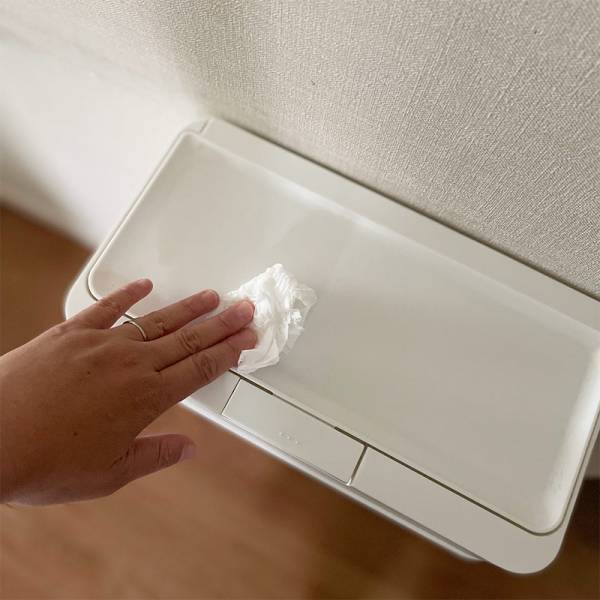 キッチンやテーブルのちょい拭きに大活躍！ リビング使いできる「トイレットペーパーケース」