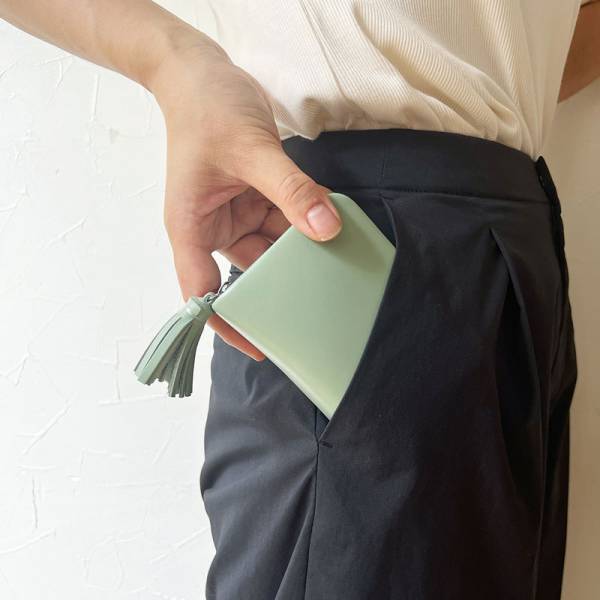 理想のお財布見つけた！コンパクトさも収納力も、どっちも重視したい方に！「本革ラムレザー コインケース付カードケース」愛用スタッフの使用レポ♪[PR]