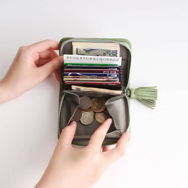 理想のお財布見つけた！コンパクトさも収納力も、どっちも重視したい方に！「本革ラムレザー コインケース付カードケース」愛用スタッフの使用レポ♪[PR]