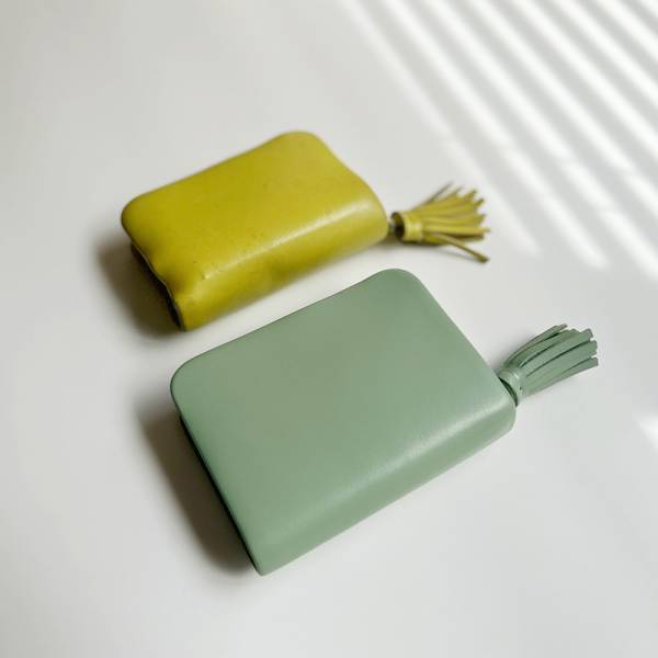 理想のお財布見つけた！コンパクトさも収納力も、どっちも重視したい方に！「本革ラムレザー コインケース付カードケース」愛用スタッフの使用レポ♪[PR]