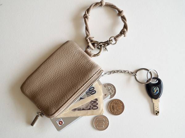 ミニ財布にも、カード入れにも。身軽さんにオススメしたい、アレンジ自在な「マルチミニポーチ」[PR]