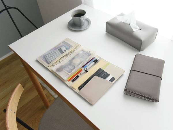 キャッシュレス時代、コレがあると便利！「家計管理ポーチ」で見える化に挑戦[PR]