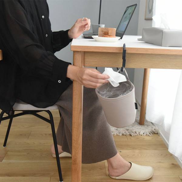 ちょこっと捨てたい、そんな時に。吊り下げてスッキリ「どこでもゴミ箱」[PR]