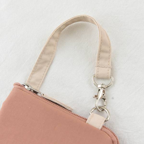 小学生の折り畳み傘デビュー「上手に畳めなくてもなんとかなる説？！」[PR]