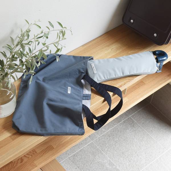 小学生の折り畳み傘デビュー「上手に畳めなくてもなんとかなる説？！」[PR]