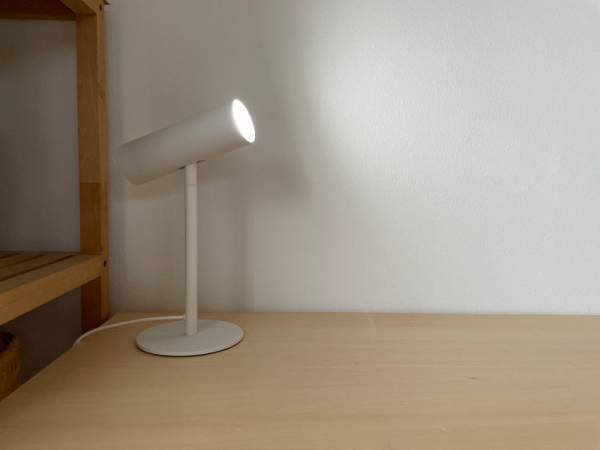 【私のデスクワークを快適にするアイテム】「±０」LEDスタンドライト[PR]