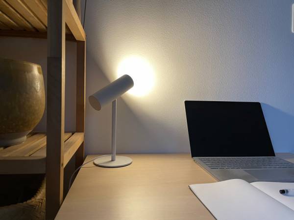 【私のデスクワークを快適にするアイテム】「±０」LEDスタンドライト[PR]