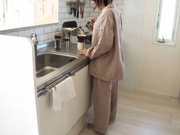 パジャマに変えただけなのに。寝つきがよくなり、素肌にやさしい「3重ガーゼパジャマ」[PR]