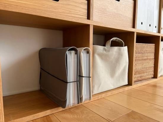 家の中が書類が溢れてる…大事な書類が探しやすくなる「大容量書類ケース」